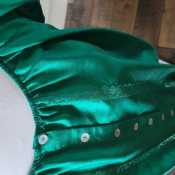 Le Chateau green silk peasants blouse. SZ Sm - Picture 2 of 10
